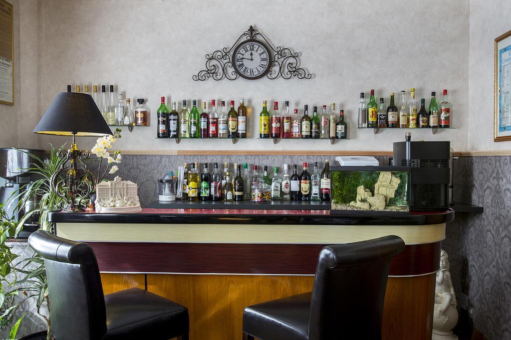 Logis Hotel Restaurant La Tete Des Faux เลอบอนน็อม ภายนอก รูปภาพ