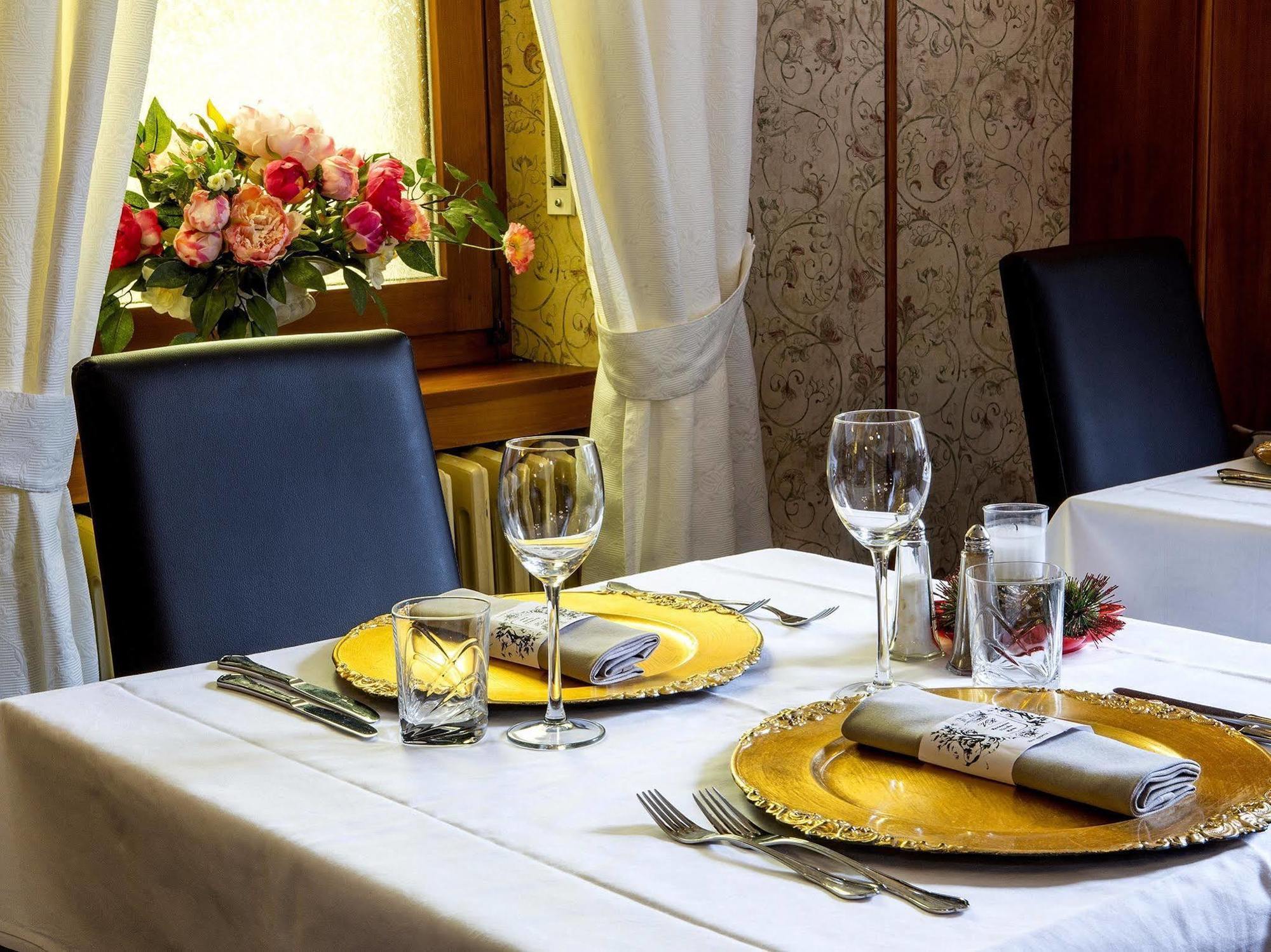 Logis Hotel Restaurant La Tete Des Faux เลอบอนน็อม ภายนอก รูปภาพ