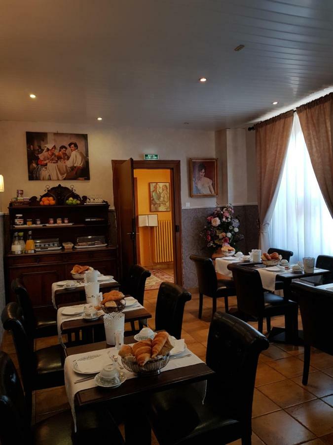 Logis Hotel Restaurant La Tete Des Faux เลอบอนน็อม ภายนอก รูปภาพ